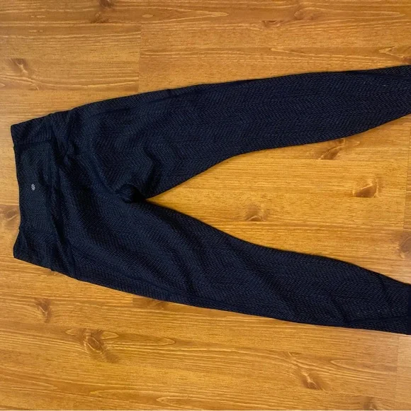 Athleta yoga pants with pockets XS - Picture 4 of 5